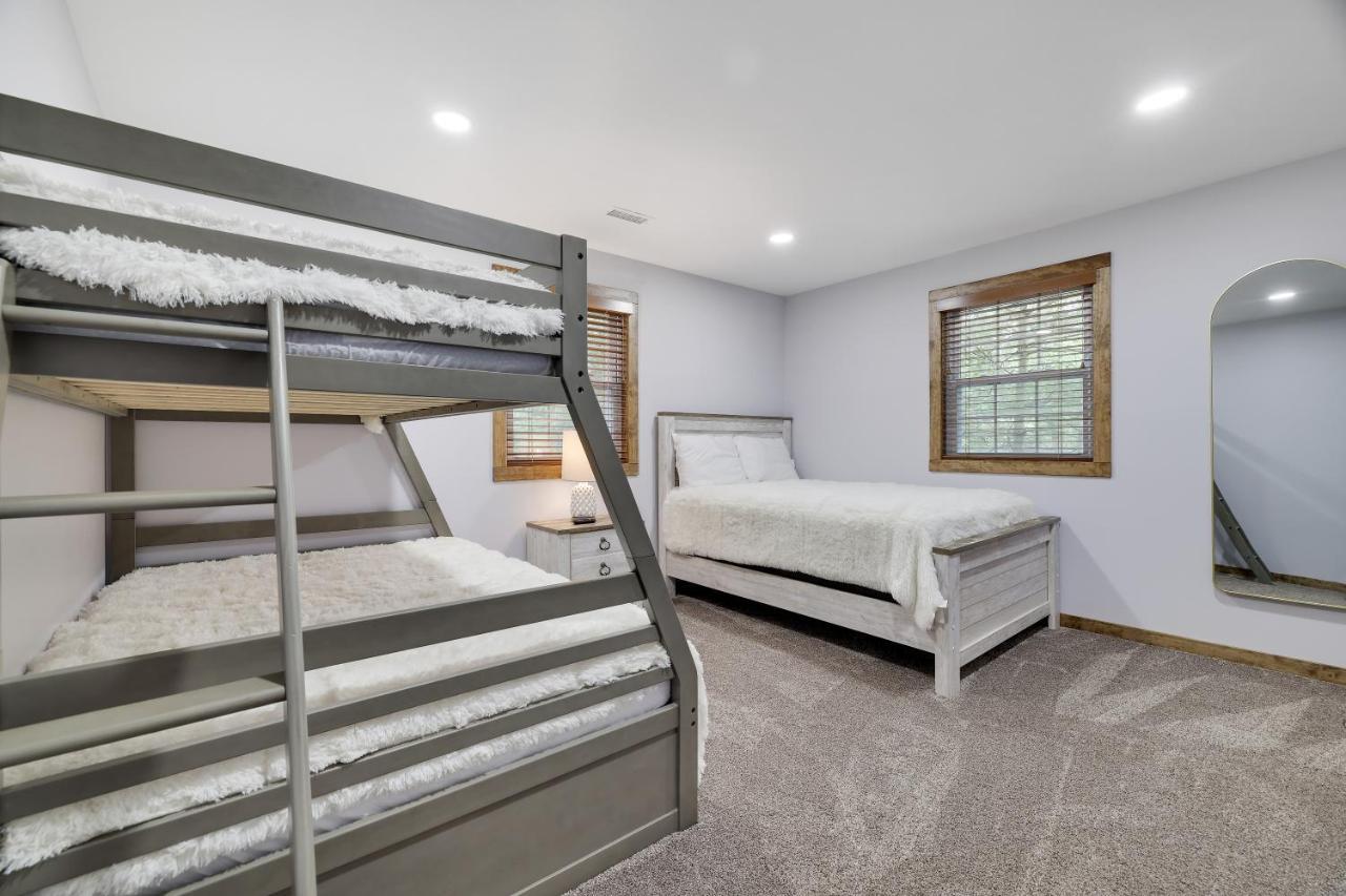 Whiskey Pines Retreat! Single Level Home, Outdoor Firepit, Ac, Bbq! Sleeps 9 In Lake Harmony! Exterior foto
